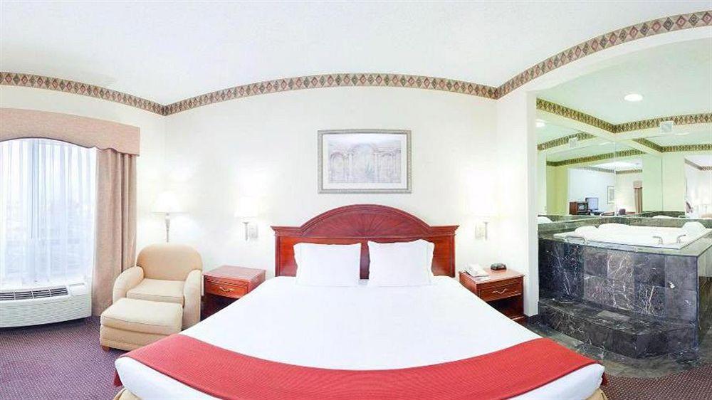 Holiday Inn Express Toledo-Oregon By Ihg Екстер'єр фото
