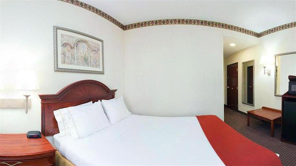 Holiday Inn Express Toledo-Oregon By Ihg Екстер'єр фото