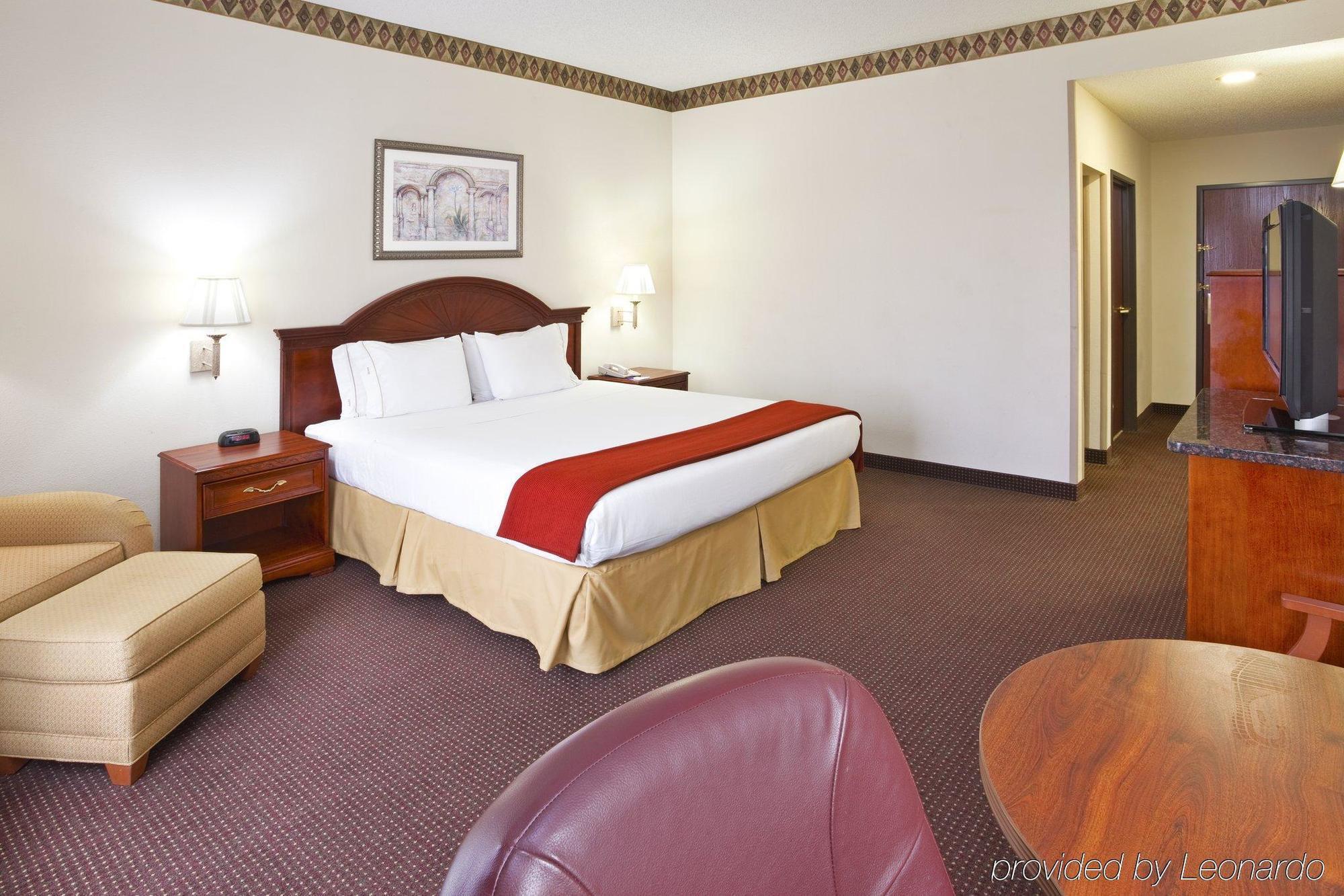 Holiday Inn Express Toledo-Oregon By Ihg Номер фото