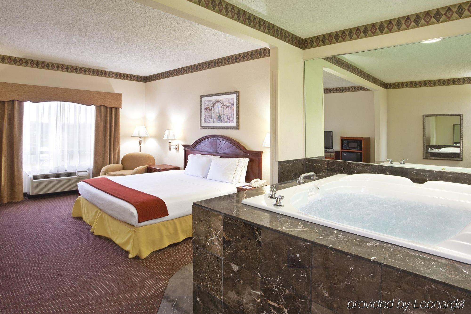 Holiday Inn Express Toledo-Oregon By Ihg Екстер'єр фото