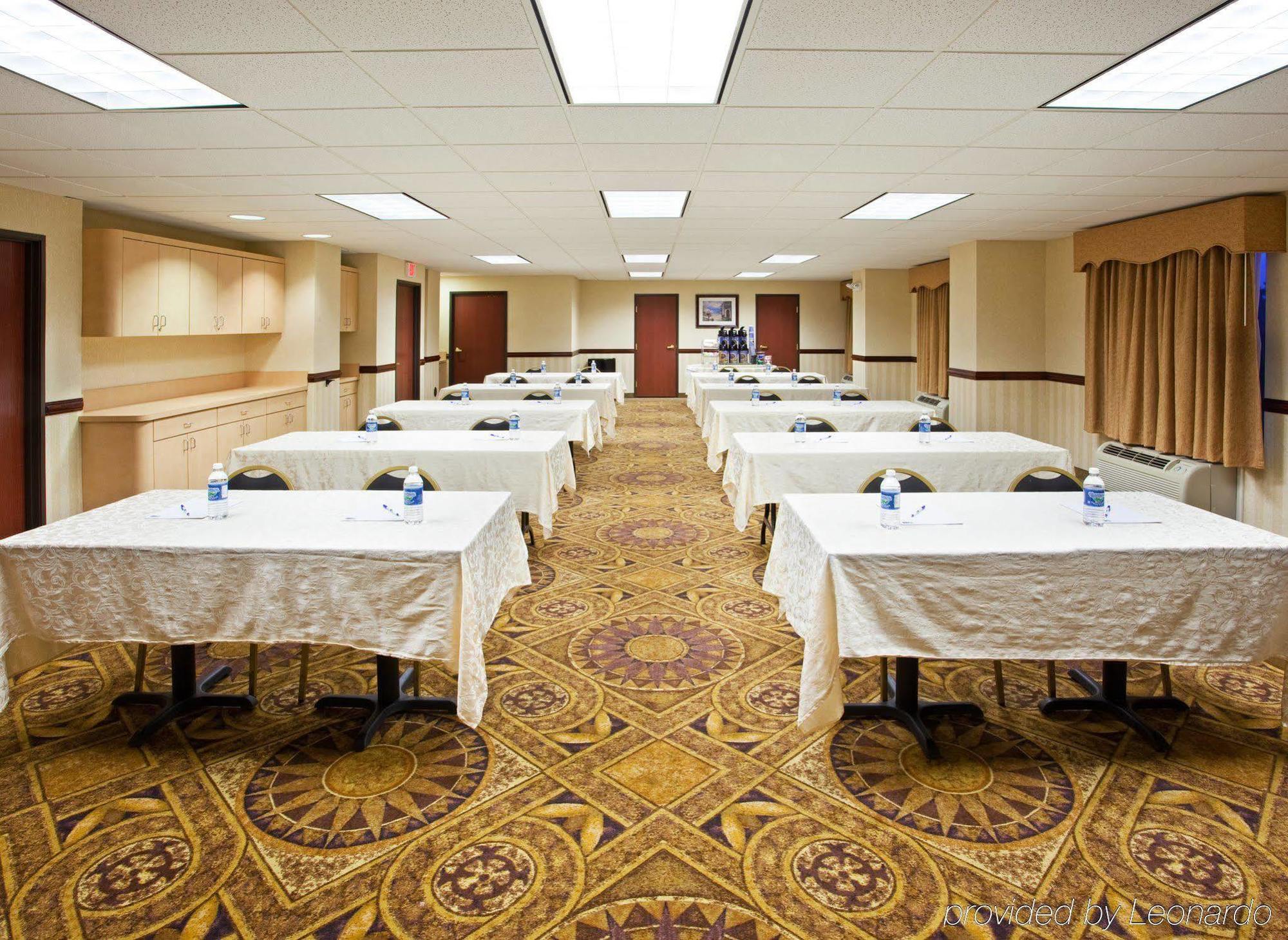 Holiday Inn Express Toledo-Oregon By Ihg Екстер'єр фото